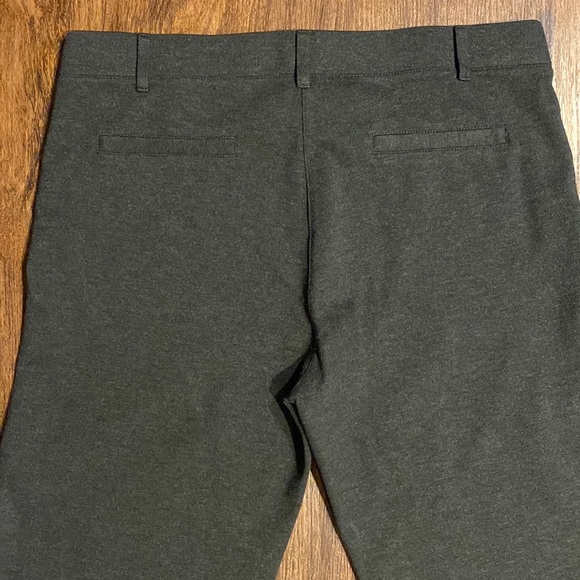 Betabrand Straight-Leg|Classic Dress Pant Yoga Pants
(Charcoal)Sz Large Petite - Picture 7 of 12